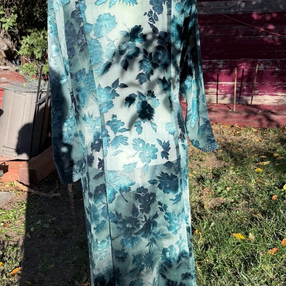 Vintage Velvet Burnout with Daring Side- Slits - Picture 4 of 9